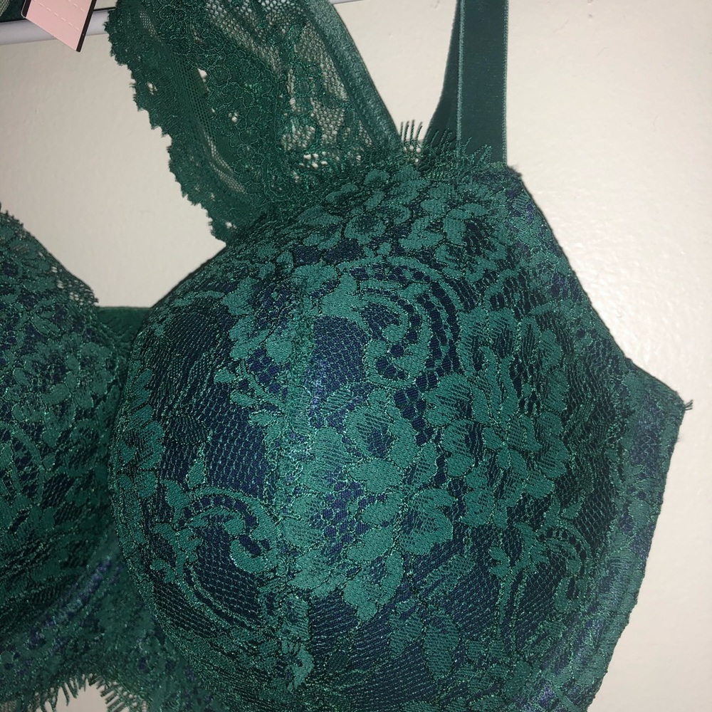 Matching Set - Picture 2 of 3